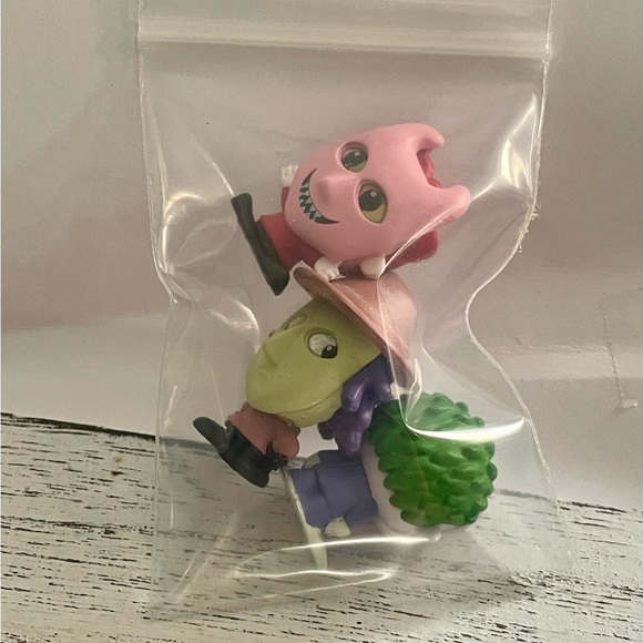 Nightmare before Christmas Disney Doorables Lock, Shock, & Barrel - Picture 9 of 9